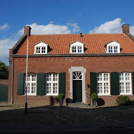 De Vorster Pastorie Holiday home *